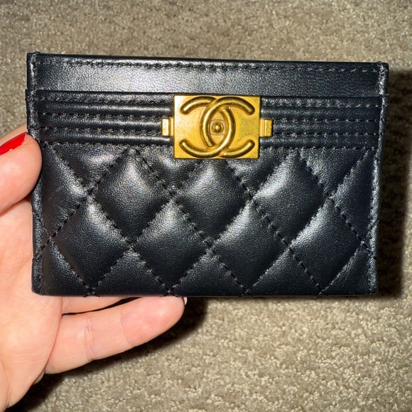 Black Quilted Card Holder - Picture 1 of 4